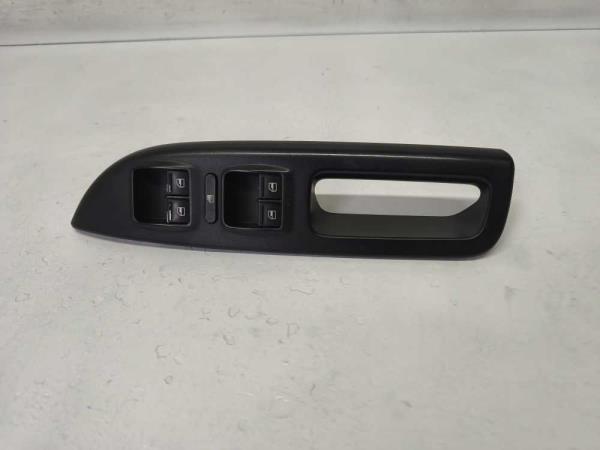 BOUTON LEVE VITRE SKODA - Vue 1